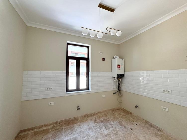 Apartament cu 4 camere în Dacia
