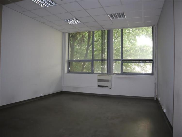 Birou, de 330 mp, în Blașcovici