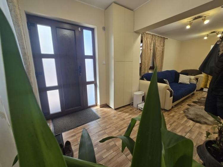 Casă individuală cu 4 camere în Central