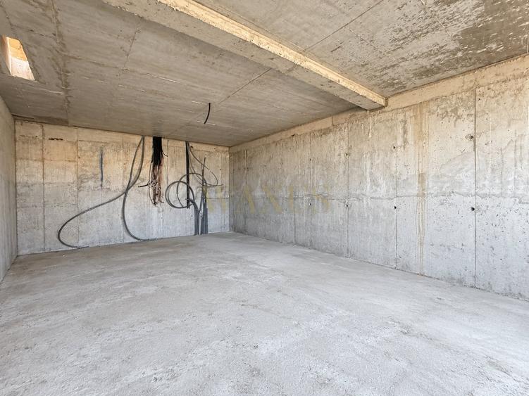 Duplex cu 5 camere cu Canalizare în Europa
