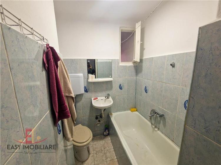 Apartament cu 2 camere semidecomandat în Cornișa