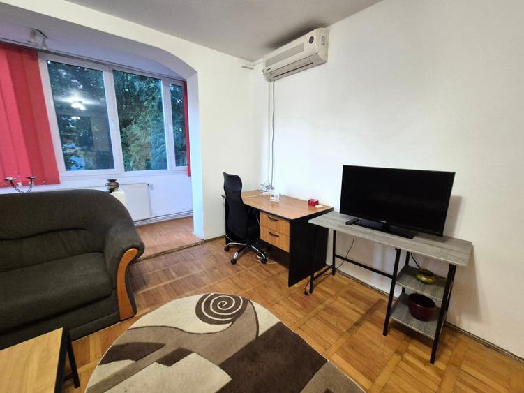 Apartament cu 2 camere semidecomandat în Complex Studențesc