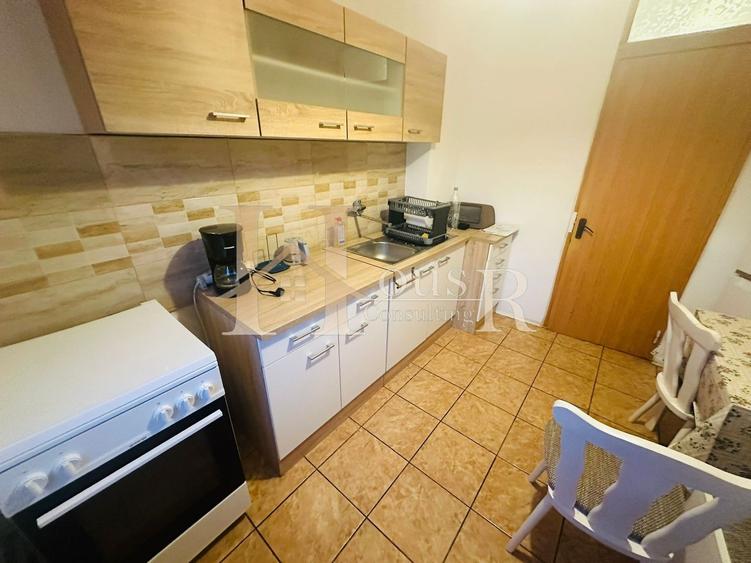Apartament cu 4 camere decomandat în Girocului