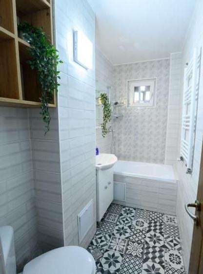Apartament cu 2 camere semidecomandat, mobilat în Casa de Cultură