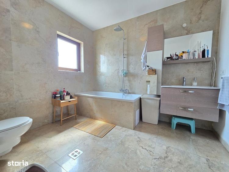 Apartament cu 3 camere în Bună Ziua