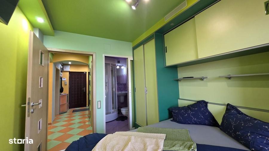 Apartament cu 4 camere decomandat în Complex Studențesc