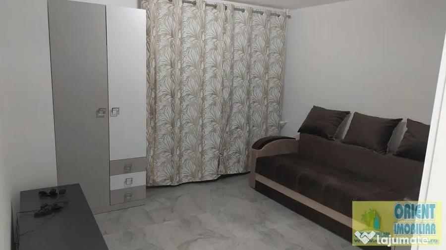 Garsonieră decomandată în Far