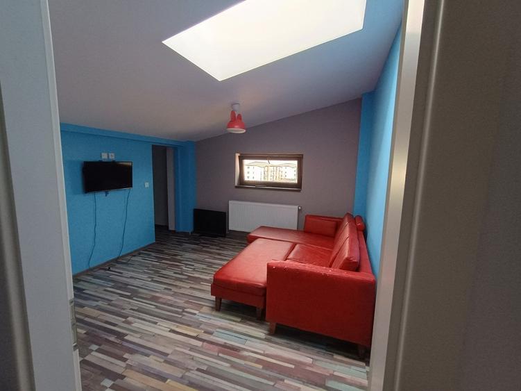 Apartament cu 3 camere decomandat, mobilat în Valea Adâncă
