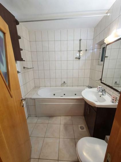 Apartament cu 3 camere semidecomandat, mobilat în Barbu Văcărescu