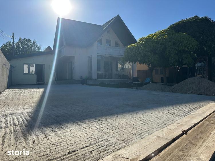 Casă cu 6 camere cu Teren 467 Mp în Crevedia