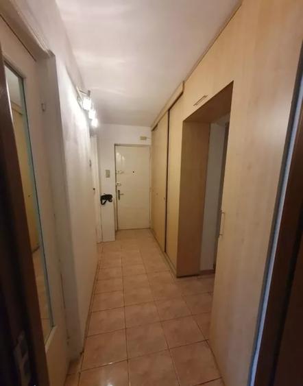 Apartament 3 camere -  decomandat - 16