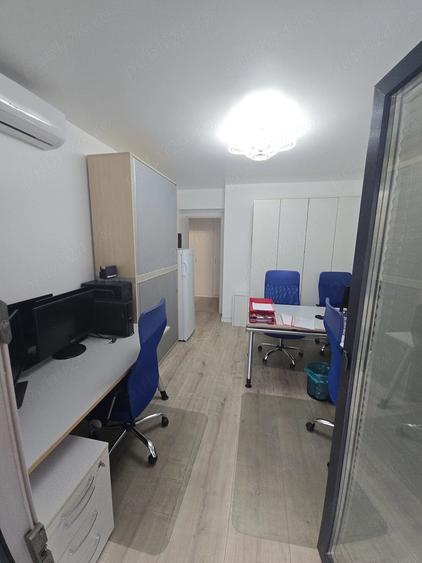 Apartament cu 3 camere decomandat în Exterior Vest