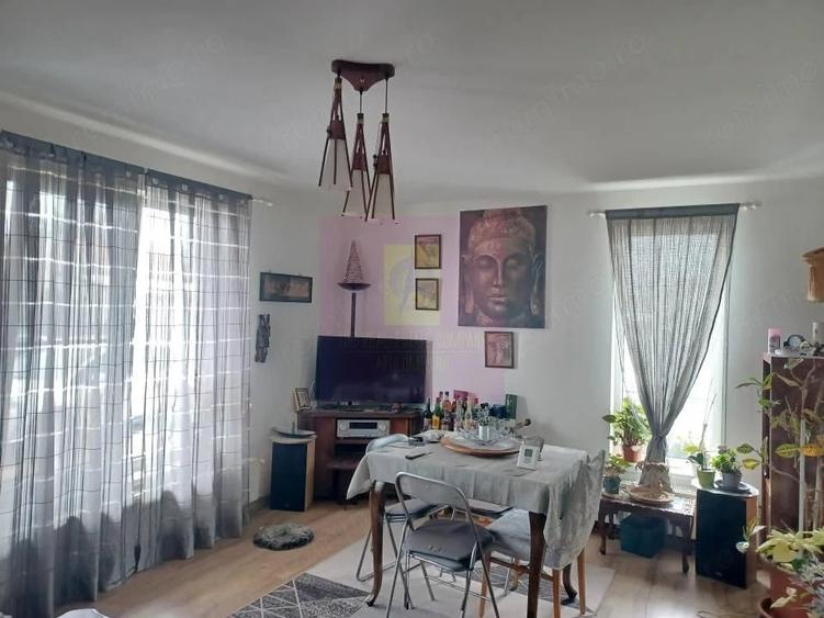 Casă cu 4 camere cu Teren 380 Mp în Joița