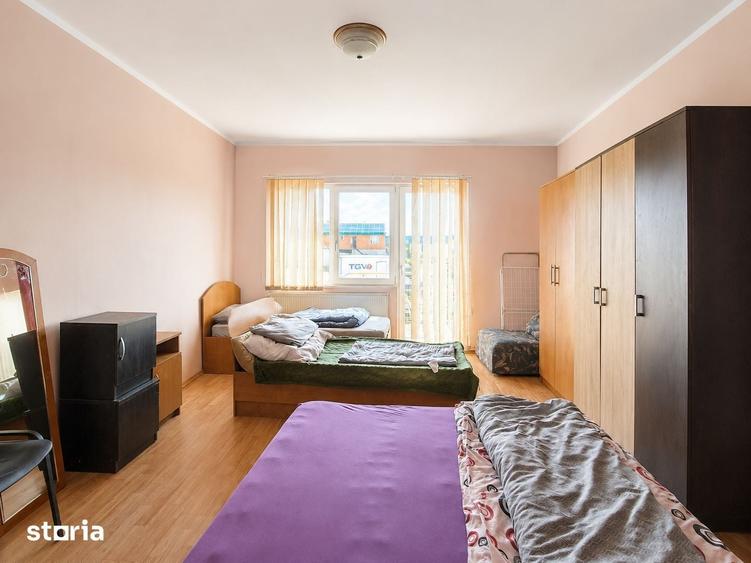 Casă cu 7 camere cu Teren 1000 Mp în Central