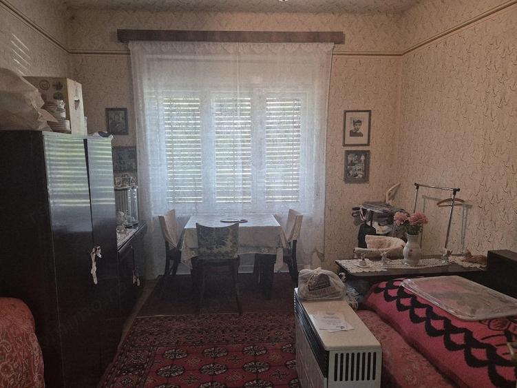 Casă cu 4 camere cu Teren 250 Mp în Muncitoresc