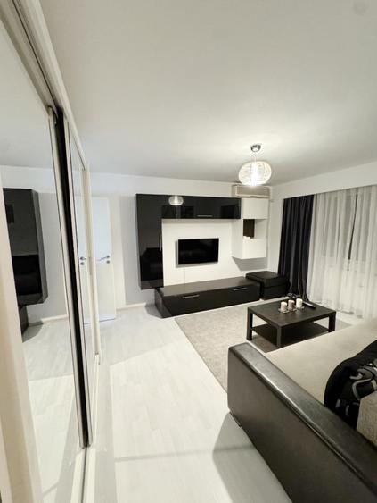 Apartament cu 2 camere semidecomandat în Teiul Doamnei