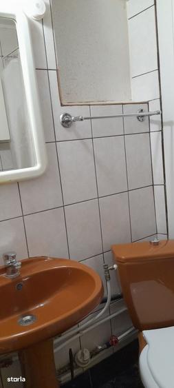 Apartament cu 2 camere decomandat în Podu Roș