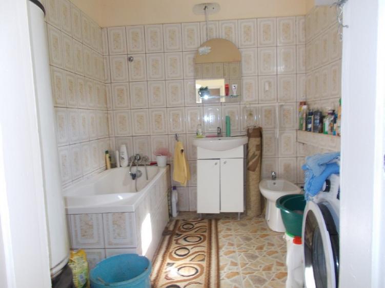 Casă individuală cu 5 camere cu Teren 2788 Mp în Covaci