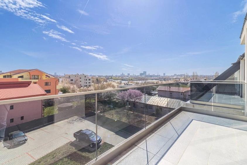 Apartament cu 4 camere decomandat în Sisești
