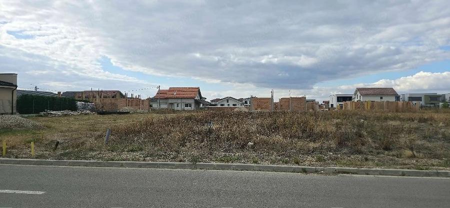 Teren de 877 mp, în Cihei