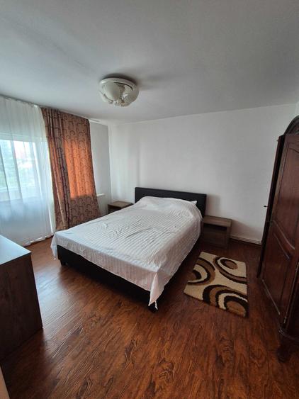 Apartament cu 3 camere decomandat în Mărășești
