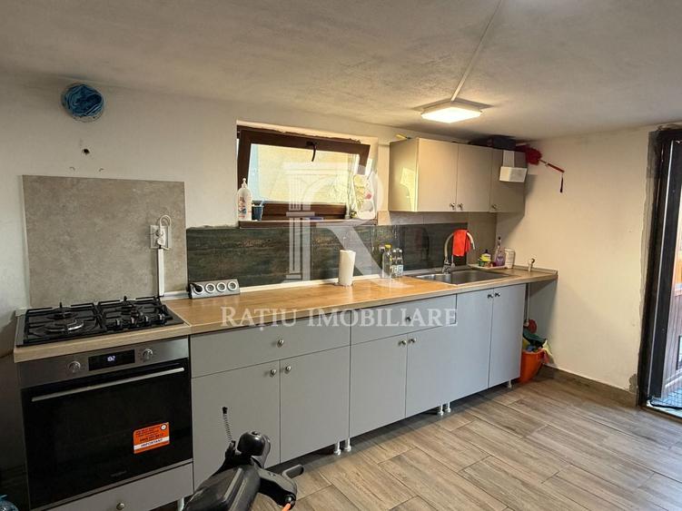 Casă individuală cu 9 camere cu Piscina în Cordău