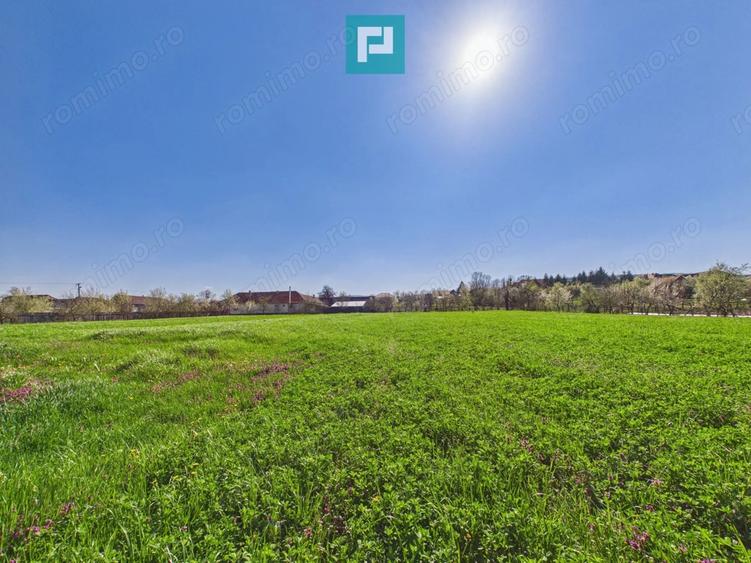 Teren de 3024 mp, în Almaș