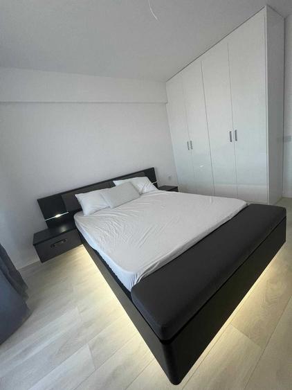 Apartament cu 3 camere decomandat în Sud