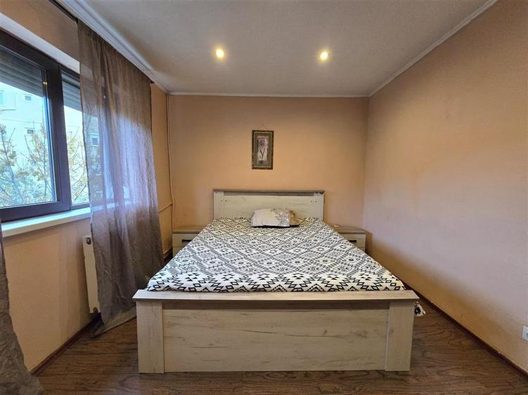 Apartament cu 2 camere semidecomandat în Rogerius