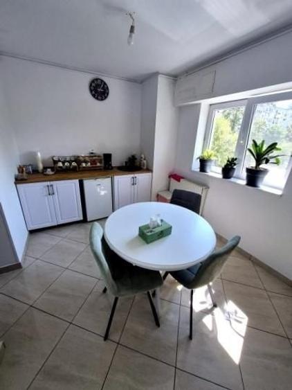 Apartament cu 4 camere decomandat, mobilat în Unirii