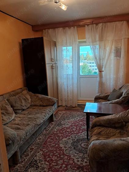 Apartament cu 4 camere decomandat în Traian