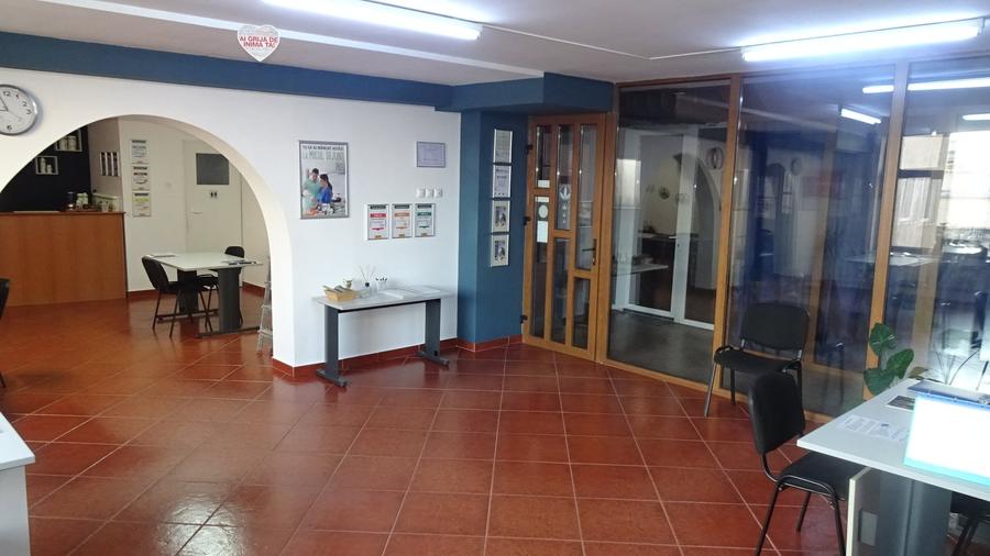 Spațiu comercial, de 73 mp, în Decebal