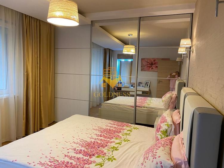 Apartament cu 5 camere decomandat, mobilat în Plopilor