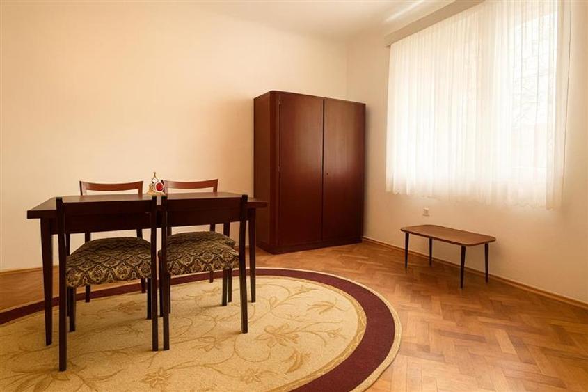 Apartament cu 3 camere decomandat, mobilat în Unirii