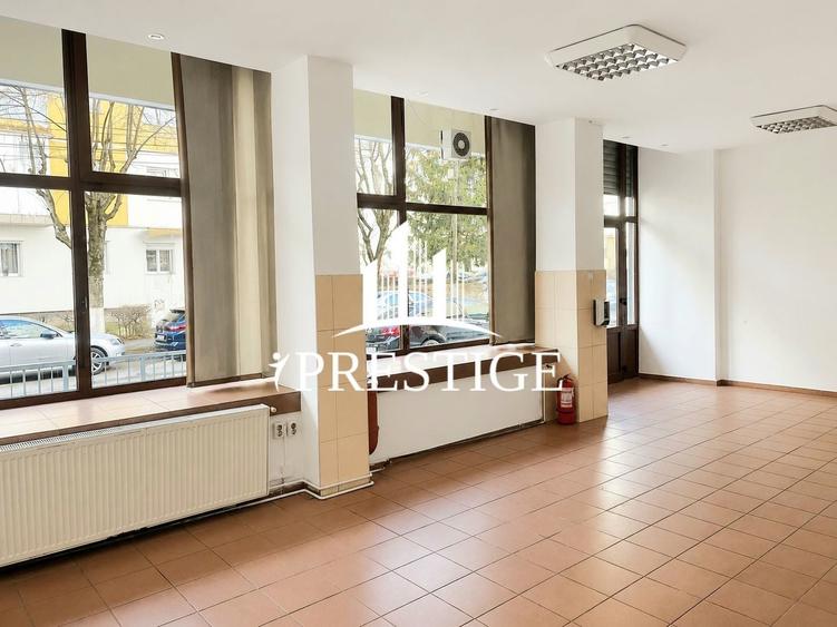 Spațiu comercial, de 100 mp, în Valea Aurie