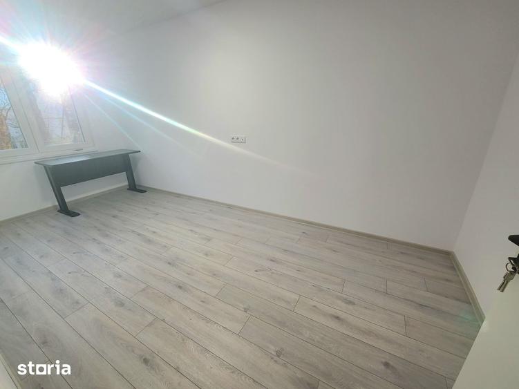 Apartament cu 3 camere decomandat în Cornișa