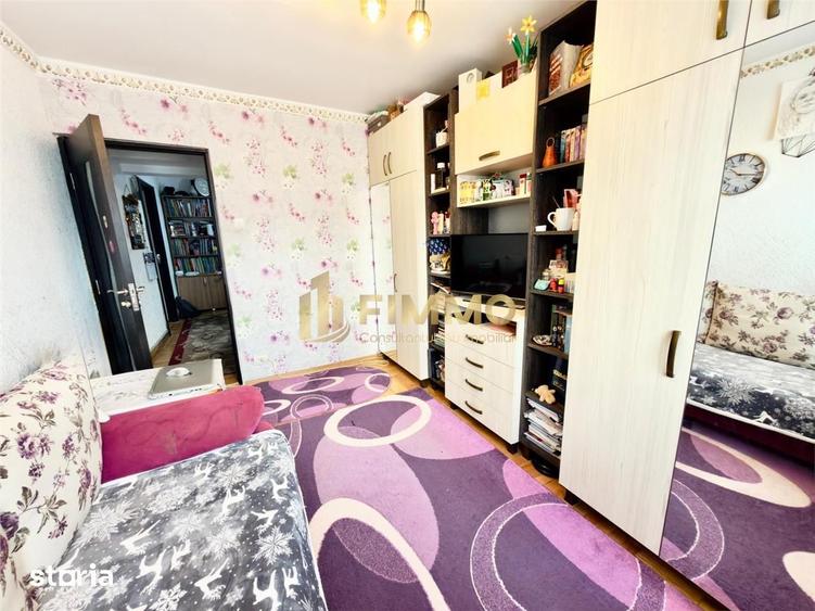 Apartament cu 3 camere decomandat în Central