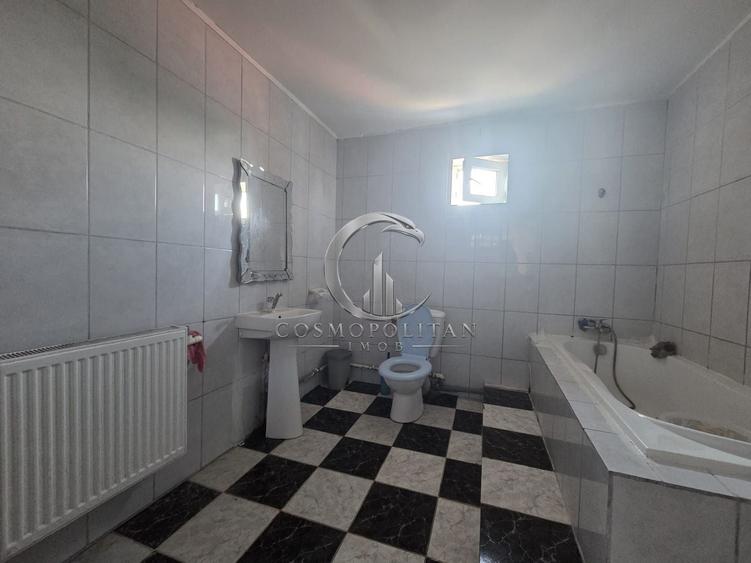Casă individuală cu 5 camere cu Canalizare în Mărăcineni