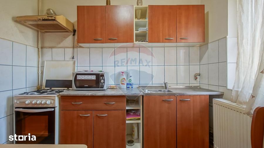 Apartament cu 4 camere în Stupini