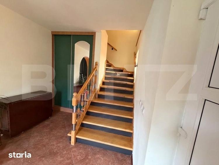 Casă cu 8 camere cu Teren 1800 Mp în Vețel