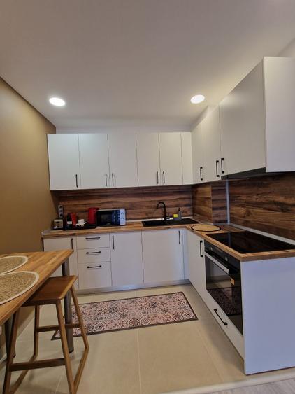 Apartament cu 2 camere decomandat în Roșu
