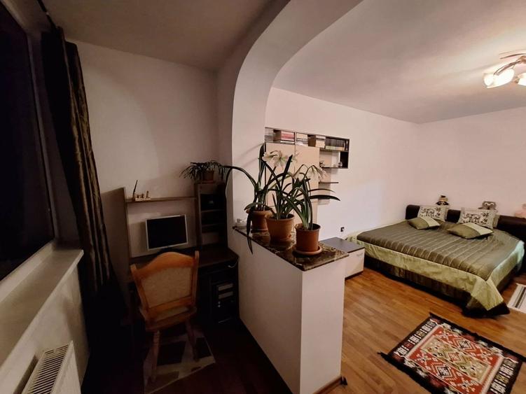 Apartament cu 2 camere decomandat în Florești