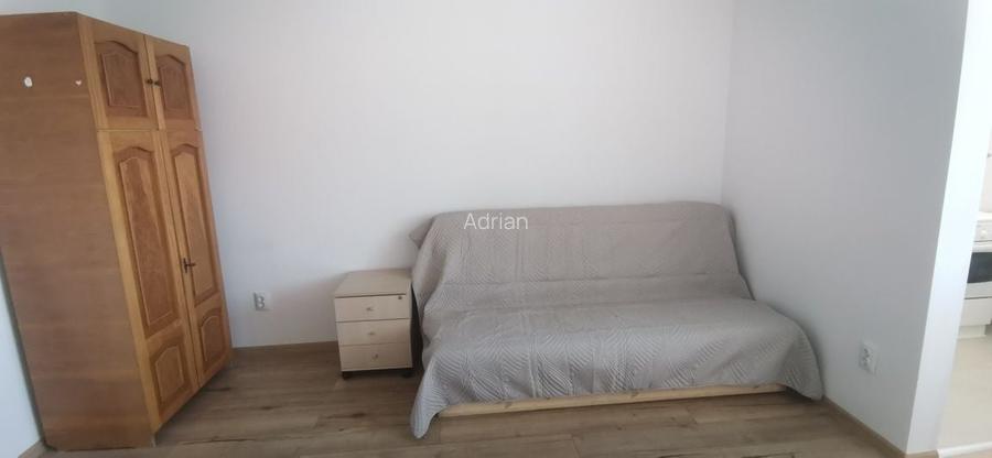 Ofer garsoniera cf. 1 spre inchiriere