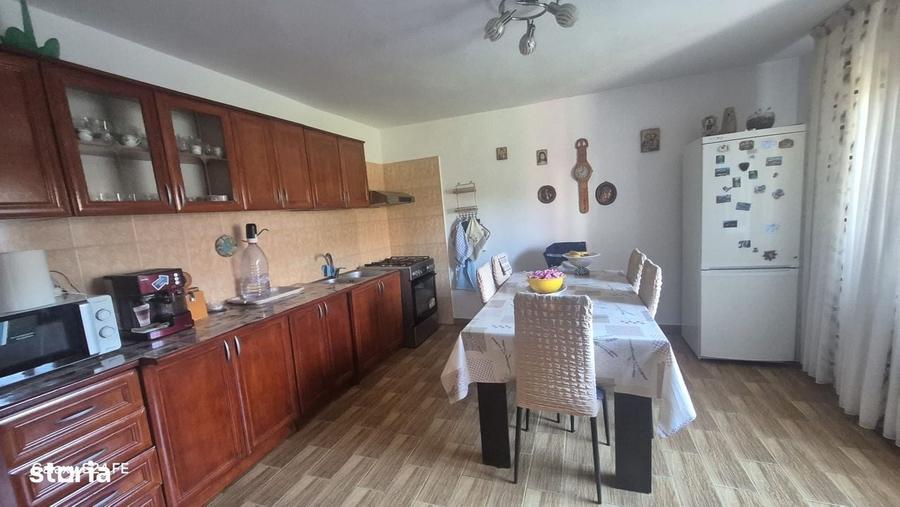 Casă cu 4 camere în Piatra