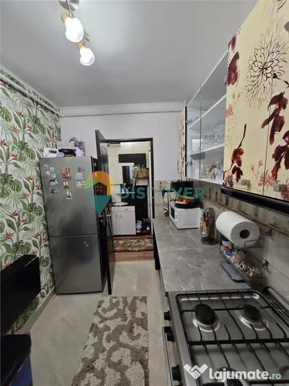 Apartament cu 3 camere semidecomandat în Metalurgie