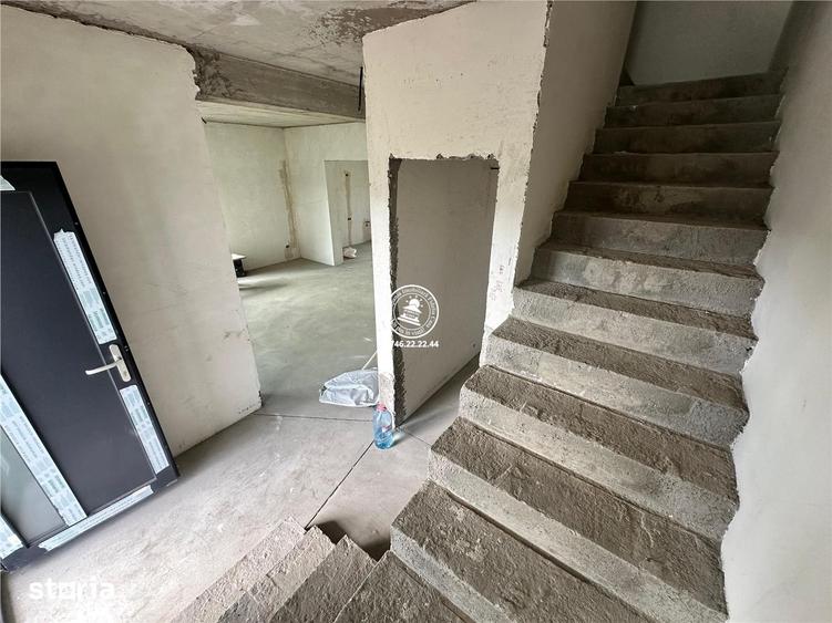 Casă cu 5 camere cu Teren 400 Mp în Tomești
