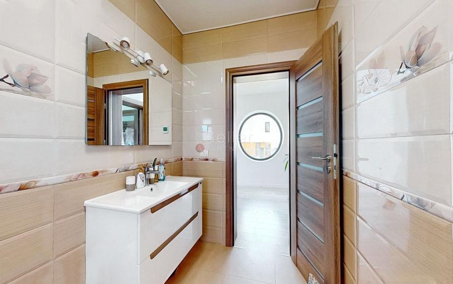 Casă individuală cu 7 camere cu Canalizare în Bartolomeu