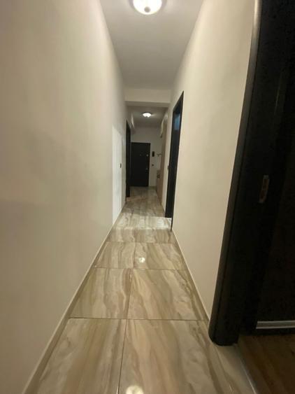 Apartament cu 3 camere decomandat în 13 Decembrie
