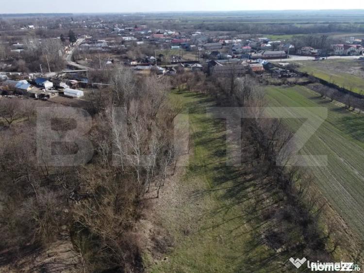 Casă cu 2 camere cu Teren 3800 Mp în Costești