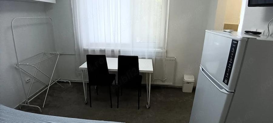 Garsonieră decomandată în Lipovei